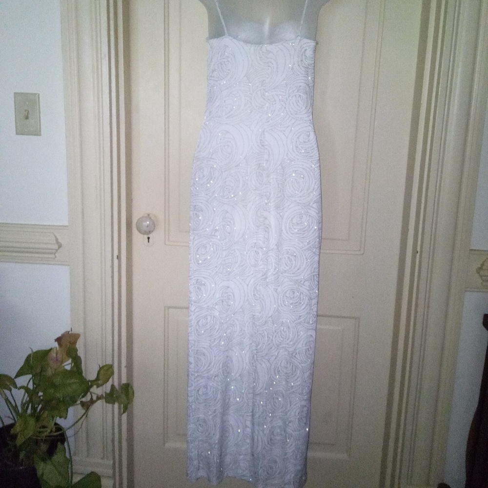 ⭐️White House / Black Market Dress⭐️ - Picture 2 of 8